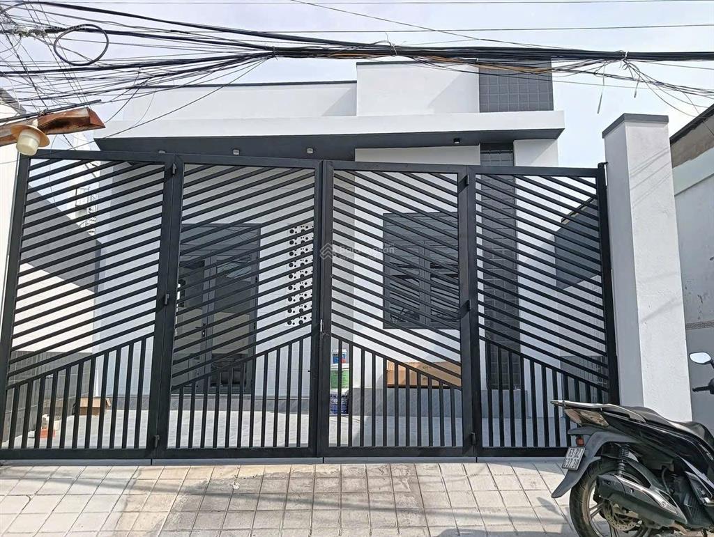 Bán nhà mới 100% sổ hồng hoàn công nhận nhà ở ngay