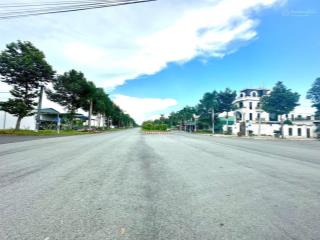 Bán lô góc 3 mặt tiền cực đẹp đường kinh doanh sầm uất đối diện aeon tân an