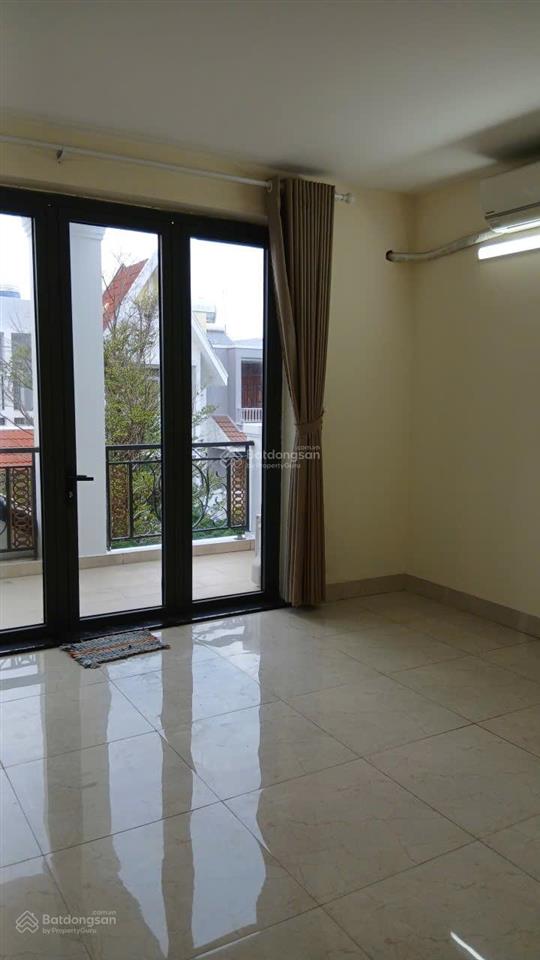 Cho thuê nhà nguyên căn 4 tầng mặt tiền lê thiết hùng (12m)