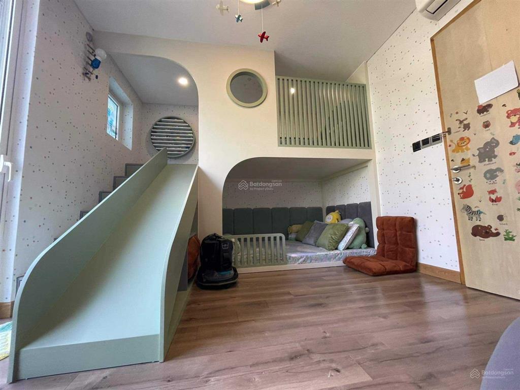 Tôi cần cho thuê nhà phố palm residence dt 6x17m, 1 trệt 2 lầu, 4 phòng ngủ, giá tốt chỉ 35tr