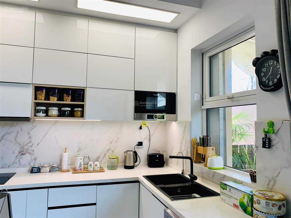 Tôi cần cho thuê nhà phố palm residence dt 6x17m, 1 trệt 2 lầu, 4 phòng ngủ, giá tốt chỉ 35tr