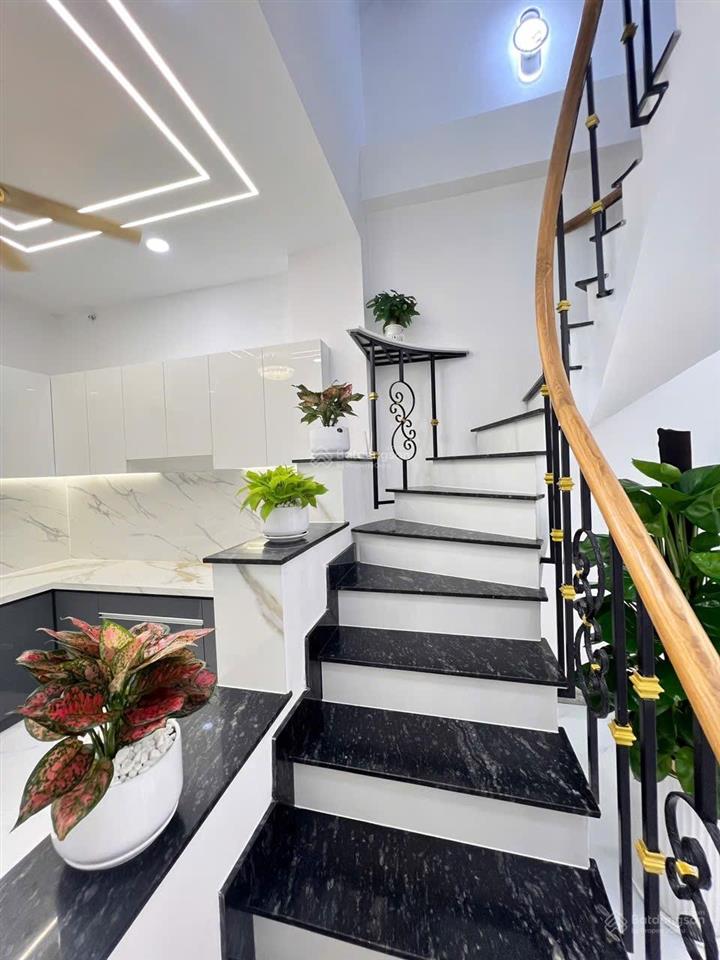 Bán nhà mặt tiền 527 nguyễn văn khối p8 gò vấp cũ)  nay phường thông tây hội  tphcm .