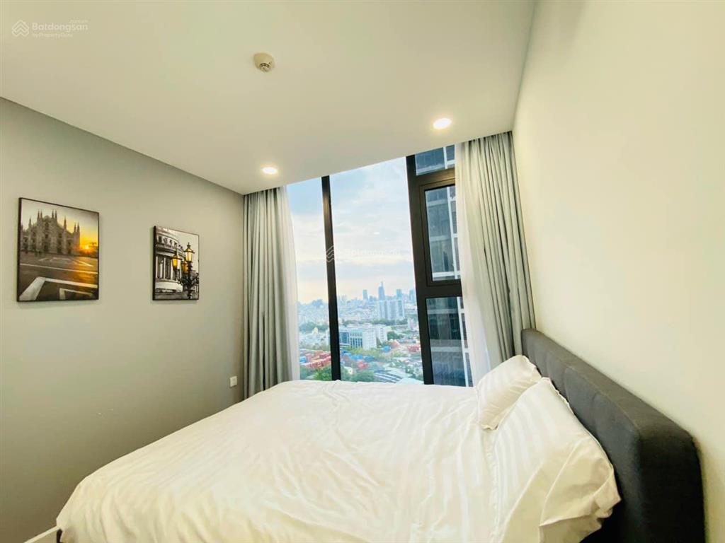 Cần bán ngay căn hộ 2pn với đầy đủ nội thất cao cấp diện tích 80m2 giá 6.9 tỷ tại everrich quận 5