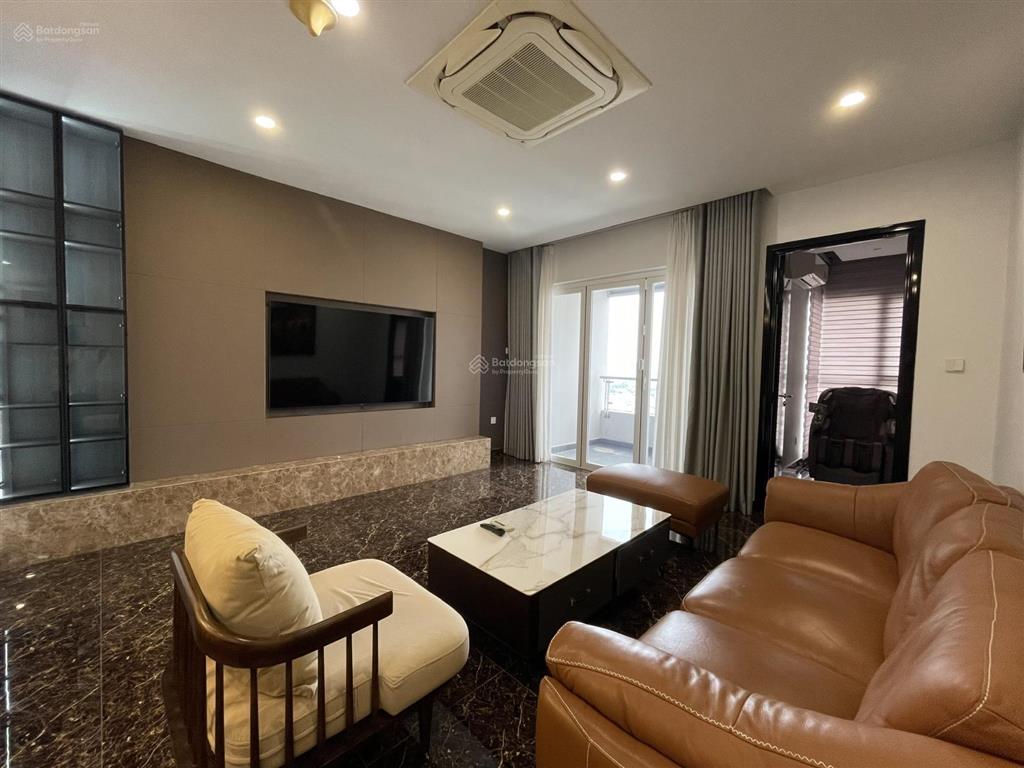 Chính chủ cần bán căn hộ 2pn rộng 115m2  8 tỷ nội thất siêu vip