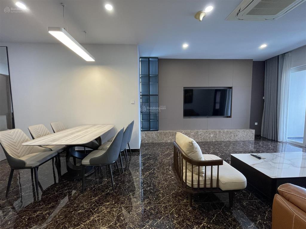 Chính chủ cần bán căn hộ 2pn rộng 115m2  8 tỷ nội thất siêu vip