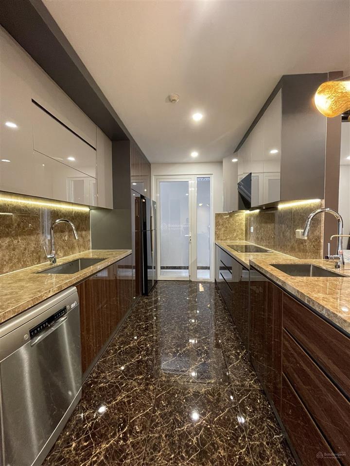 Chính chủ cần bán căn hộ 2pn rộng 115m2  8 tỷ nội thất siêu vip