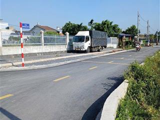 Lô đất 930 m2. góc 2 mặt tiền. ngang 20x45m. có 63m2 đất ở còn lại cây lâu năm. đường 10 mét