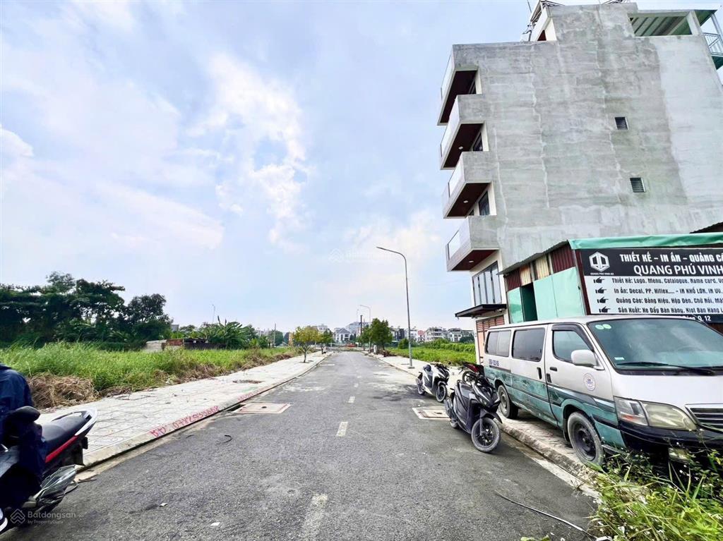 Lô đất rất đẹp, đường 12m, ngay mặt tiền đường ven sông vàm thuật, gần gò vấp