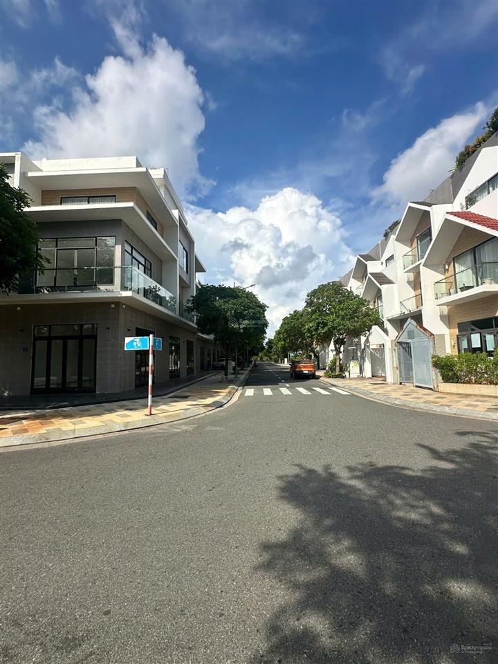 Bán gấp căn nhà liền kề barya city 1 trệt 02 lầu dt đất 90m2 đông nam 3.75 tỷ gần đh y dược