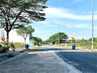 Bán lô đất 105m2 đường nhựa 16m full thổ cư sổ hồng riêng