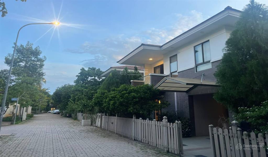 Duy nhất 1 căn biệt thự sân vườn camellia garden, view công viên, hồ bơi giá 17,5 tỷ