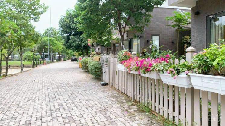 Duy nhất 1 căn biệt thự sân vườn camellia garden, view công viên, hồ bơi giá 17,5 tỷ