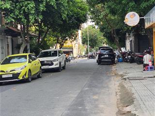 Bán nhà hẻm 134 đường thành thái, p12, quận 10 4,2mx16m lửng 2 lầu st