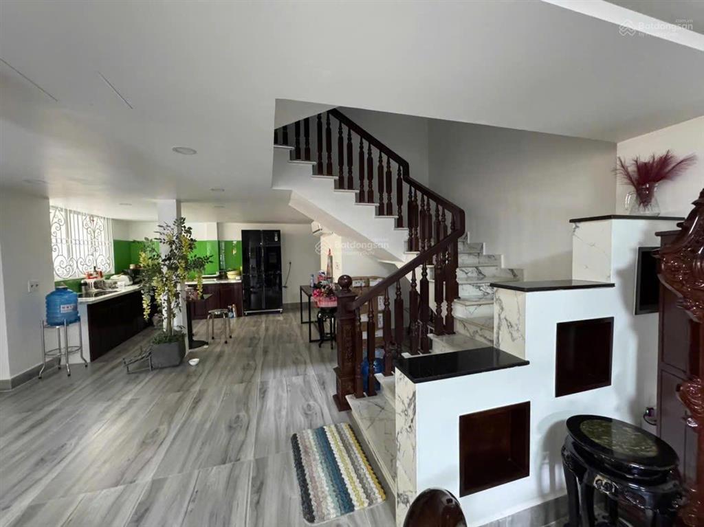 Bán biệt thự sân vườn hxh 12m đường cao thắng nối dài p. 12 q. 10 dt 13,5mx20m