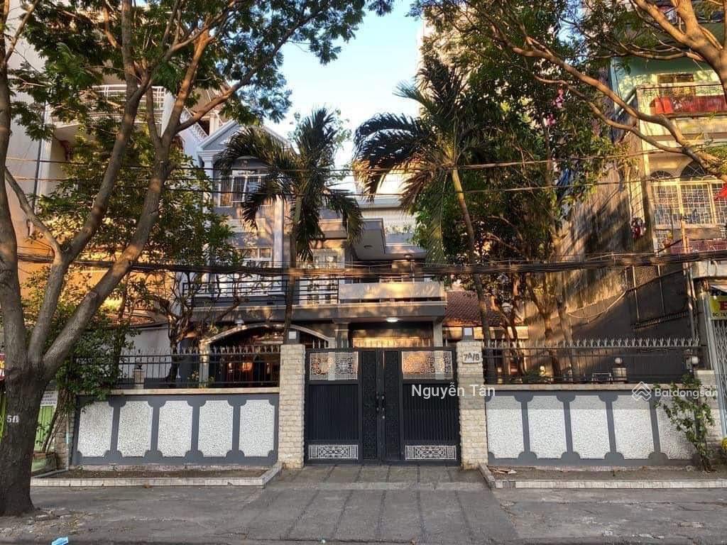 Mặt tiền đường hòa hưng quận 10. dt 14,45m x 23m. dtcn 300m2 giá chỉ 85 tỷ