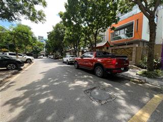 Bán biệt thự vị trí trung tâm tây nam linh đàm. nhà hiện đại, đồ gỗ cao cấp, đối diện chung cư