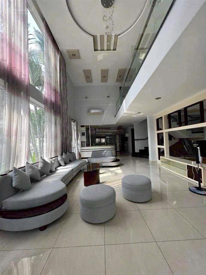 Chính chủ cần bán căn biệt thự 4 tầng  kdc phú mỹ đường hoàng quốc việt phường phú mỹ q7