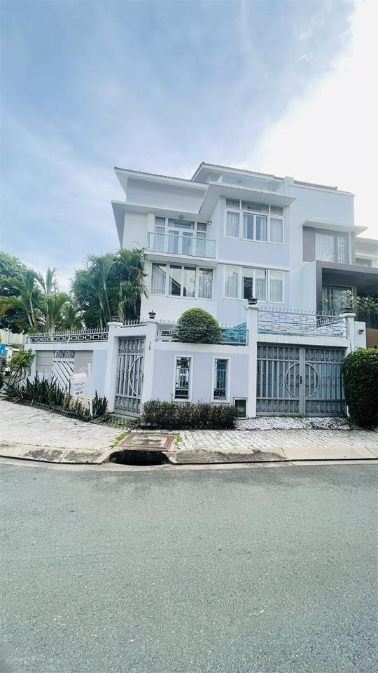 Chính chủ cần bán căn biệt thự 4 tầng  kdc phú mỹ đường hoàng quốc việt phường phú mỹ q7