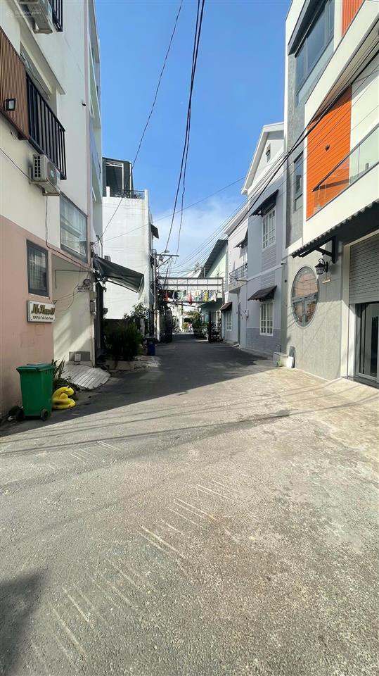 Chính chủ bán lô đất ngang 8m x 28m giá 24 tỷ  đường trần xuân soạn phường tân hưng quận 7.