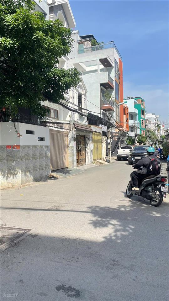 Bán nhà đẹp  1 trệt 3 lầu  giá hót chỉ có 10,5 tỷ  trần xuân soạn phường tân hưng quận 7.