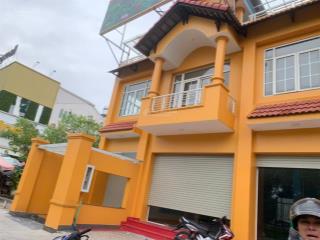 Cho thuê biệt thự mới, đẹp sd 1.350m2, song hành, quận 2 giá chỉ 400 triệu/tháng tl