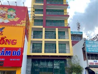 Cho thuê toà nhà đẹp mới ~ 3.100m2 ngã tư hàng xanh giá chỉ 800 triệu