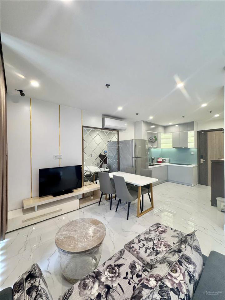 Cho thuê căn góc 2pn + 69m2 tại glory height