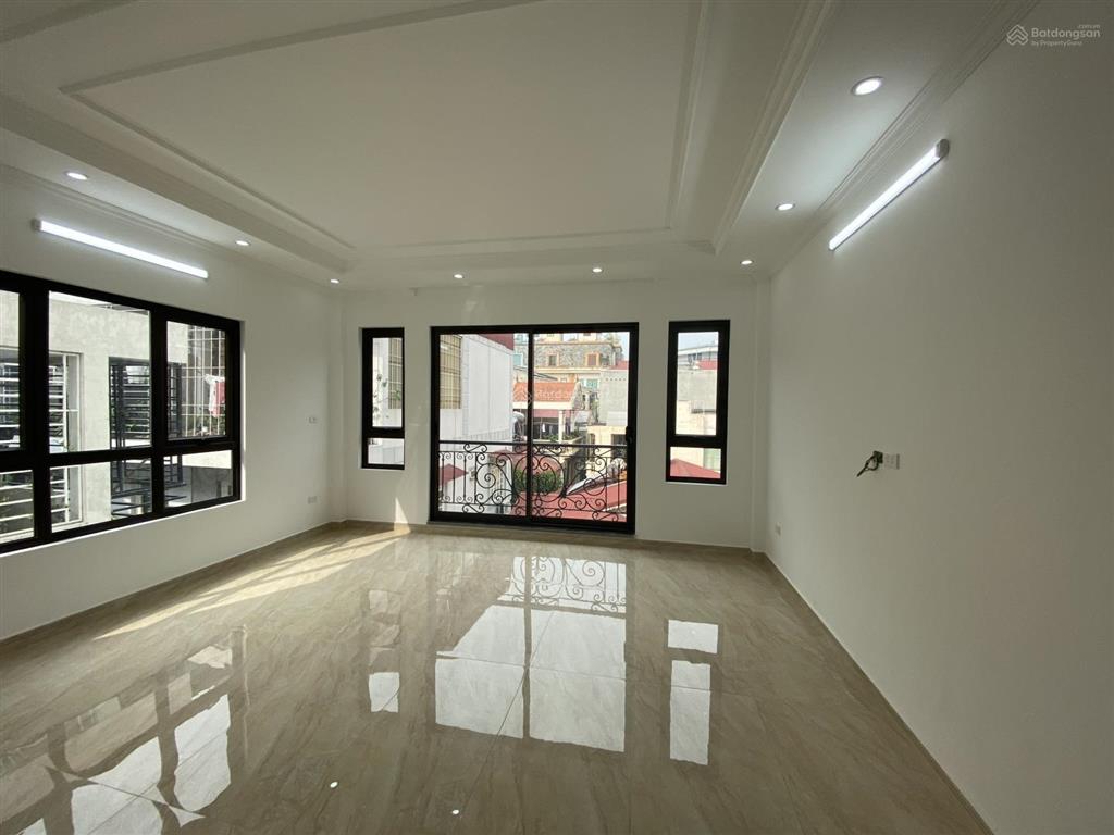 Cực hiếm nhà mới ôtô vào 55m2x6t lô góc phố đội nhân ba đình cực đẹp chỉ 17.5 tỷ