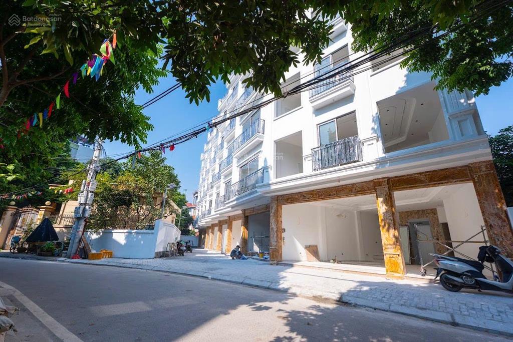 Bán nhà mới oto vào nhà tt phùng đan phượng 50m2x6t thang máy