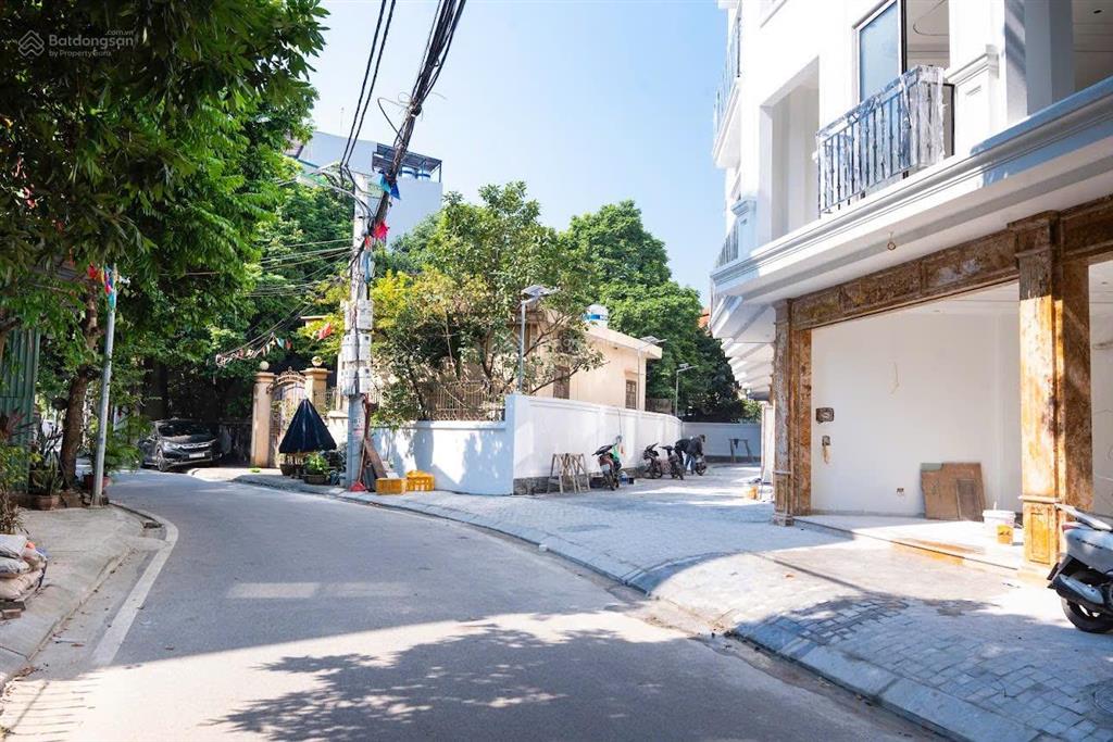 Bán nhà mới oto vào nhà tt phùng đan phượng 50m2x6t thang máy