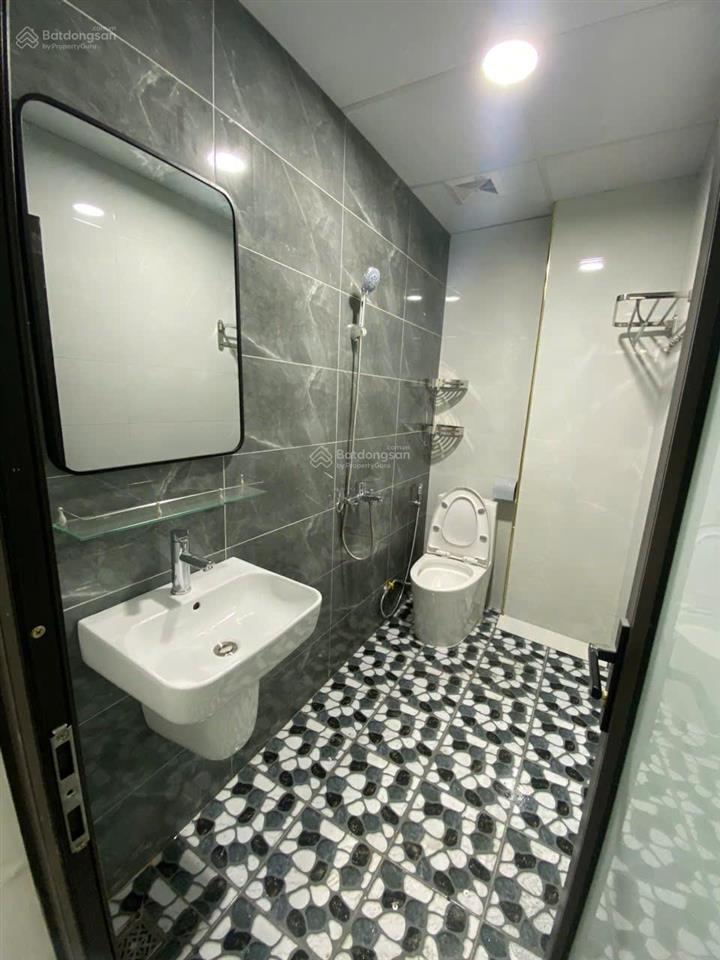 Bán tòa chdv thành thái cầu giấy 180m2x7t, dòng tiền 2.5 tỷ/năm