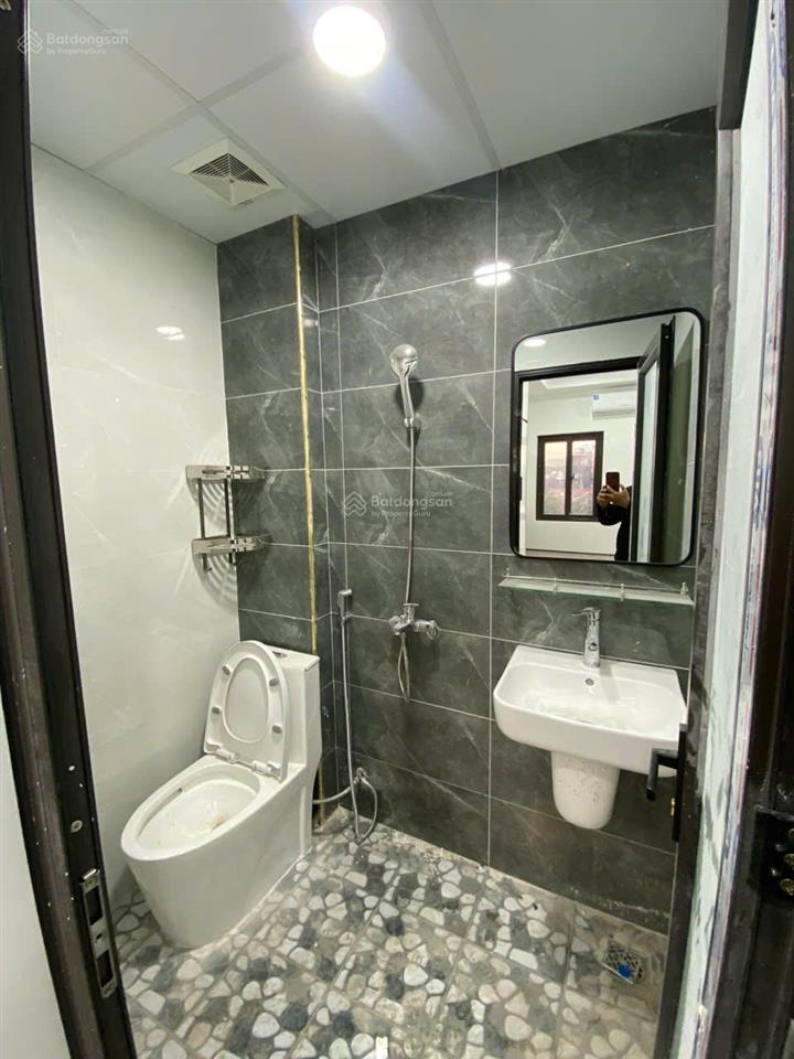 Bán tòa chdv thành thái cầu giấy 180m2x7t, dòng tiền 2.5 tỷ/năm