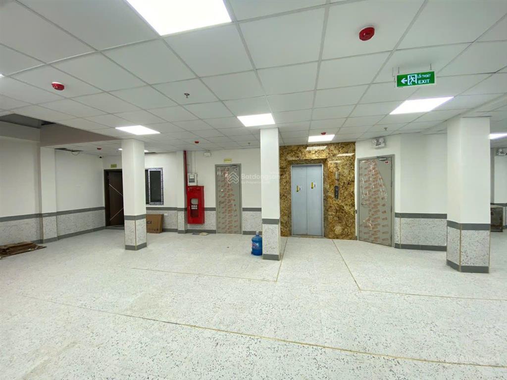Bán tòa chdv thành thái cầu giấy 180m2x7t, dòng tiền 2.5 tỷ/năm