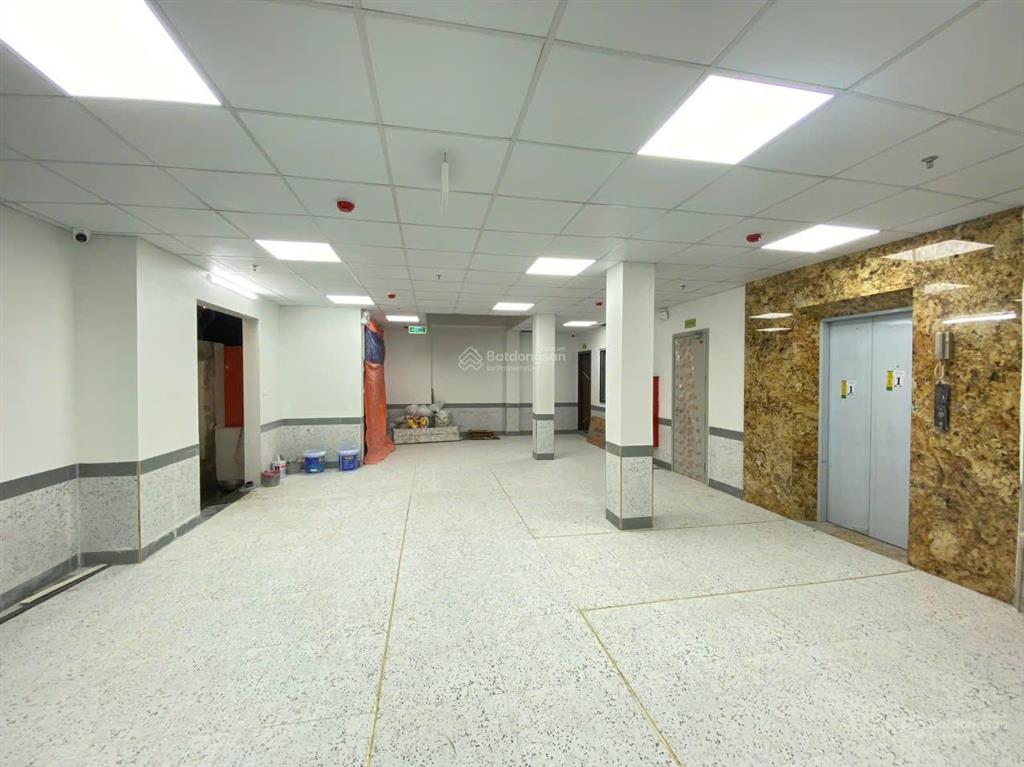 Bán tòa chdv 180m2x7t cực vip tại nguyễn khang cầu giấy doanh thu 2.5 tỷ/năm