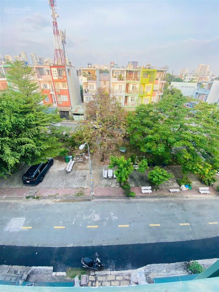 Bán nhà 3 lầu đường 34b khu an phú an khánh đối diện công viên