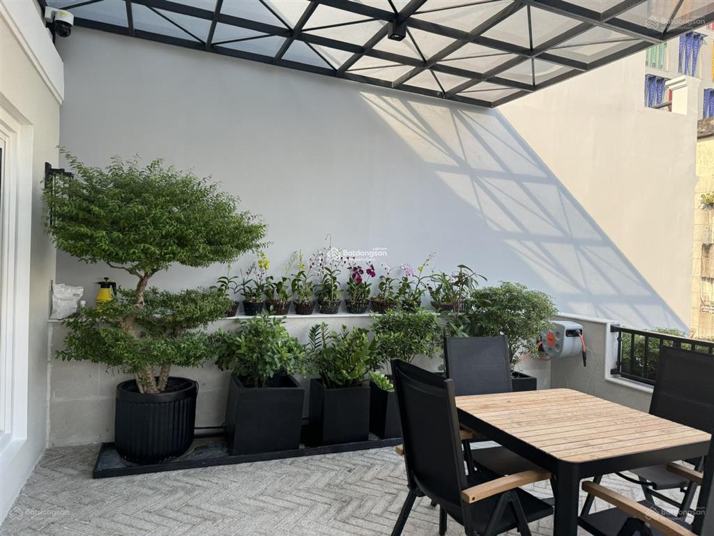 Bán nhà trung tâm quận 1 mặt tiền nguyễn văn thủ. dt 8.4m x 18m. công nhận 142m2, giá 84 tỷ