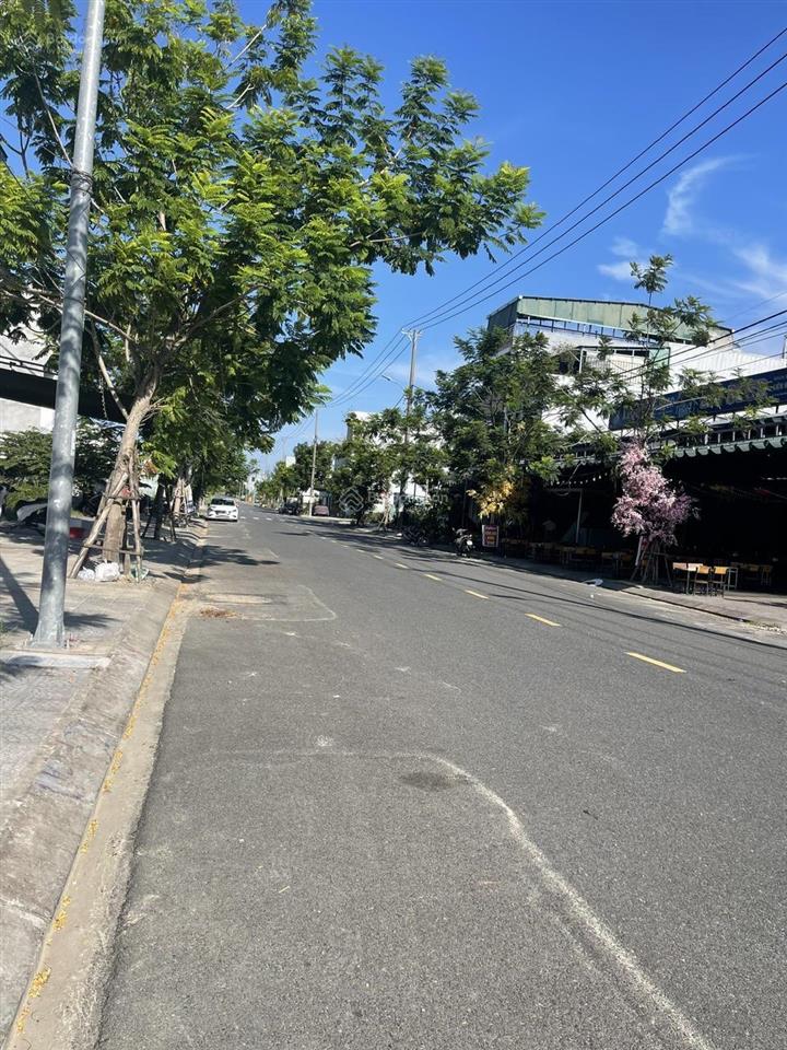 Lô góc 2 mặt tiền đường 10.5m kinh doanh siêu sầm uất