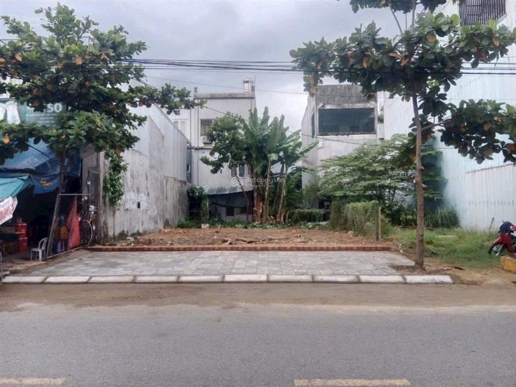 Chào bán cặp đường 10.5m hoàng trung thông ngay cổng bệnh viện ung bướu