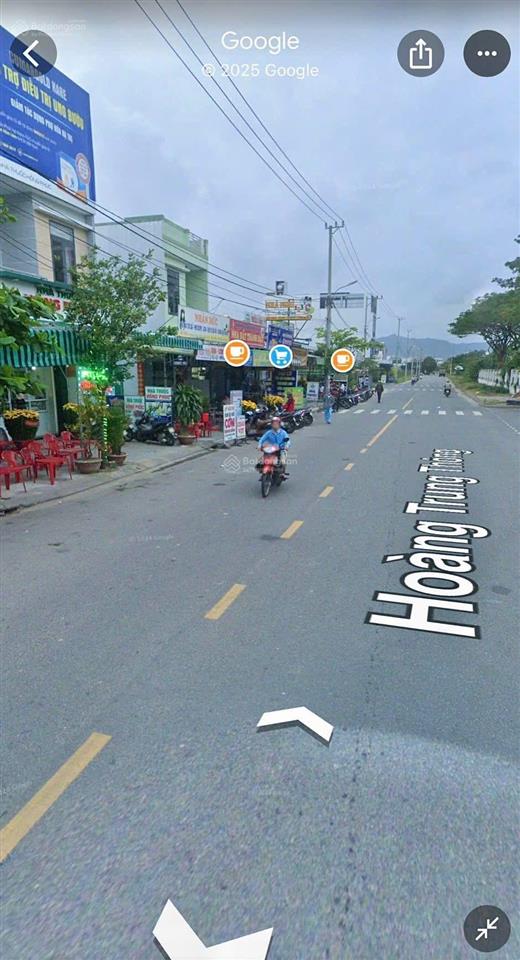 Chào bán cặp đường 10.5m hoàng trung thông ngay cổng bệnh viện ung bướu