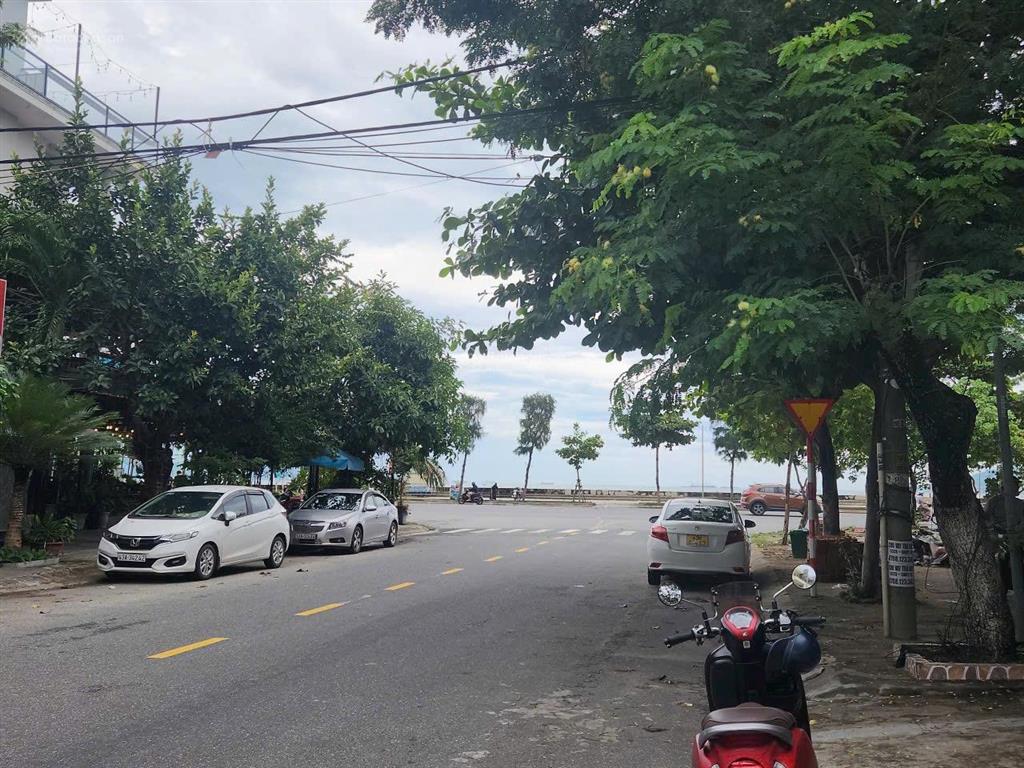 Mặt tiền đường 10.5m phùng hưng trục thông biển