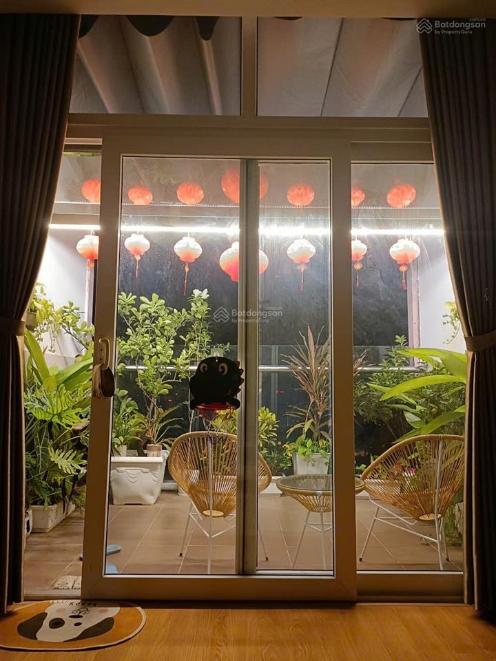 Gia đình cần bán căn hộ chung cư usilk city. dt 88m2. ban công vườn treo. căn cực hiếm, hướng nam