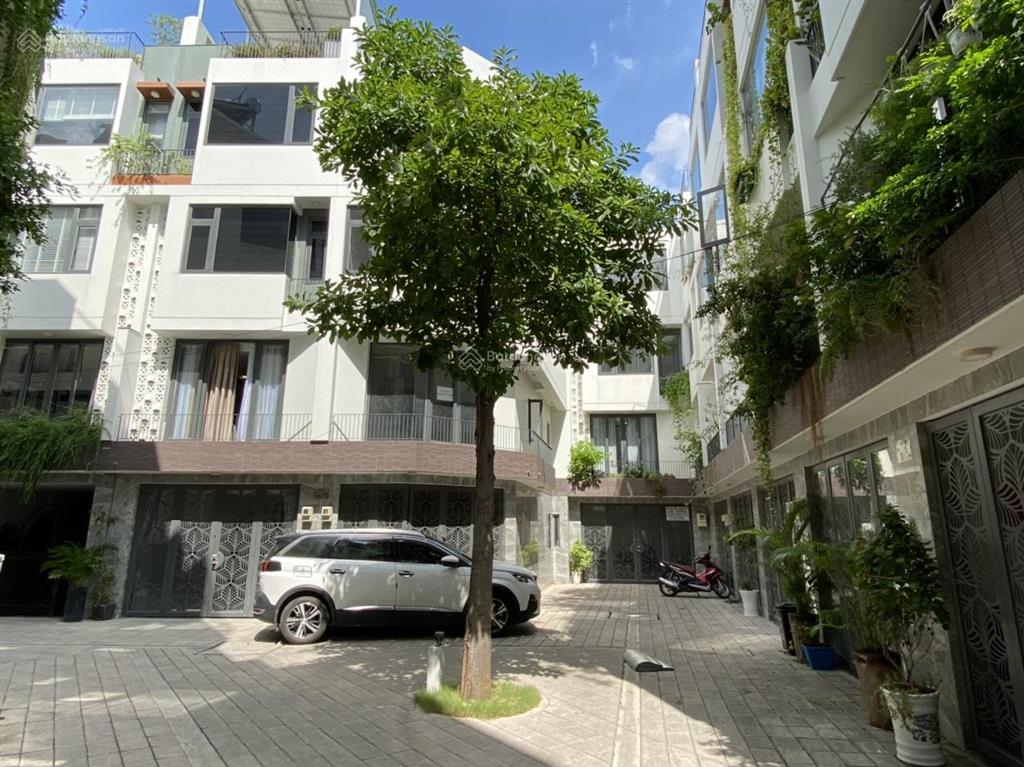 Quận 6, 7,7 tỷ  nhà mới  khu biệt lập đẳng cấp, thiết kế hiện đại. có chỗ đậu ô tô, công viên
