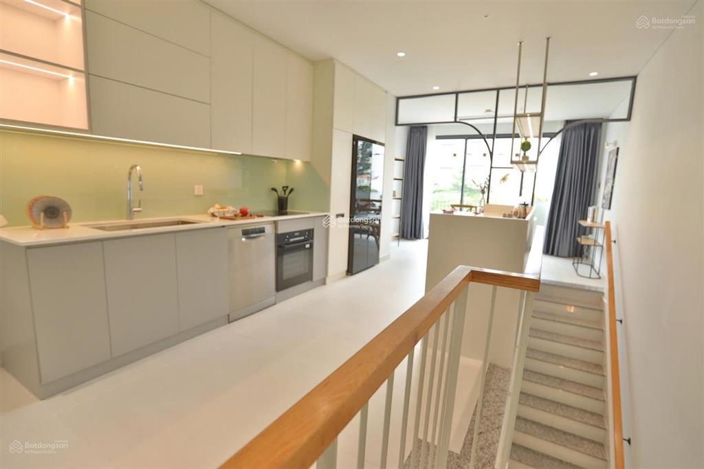 Nhà đẹp khu compound quận 8 full tiện nghi, 4pn, thang máy, xe hơi đậu trong nhà giá chỉ 6.8 tỷ