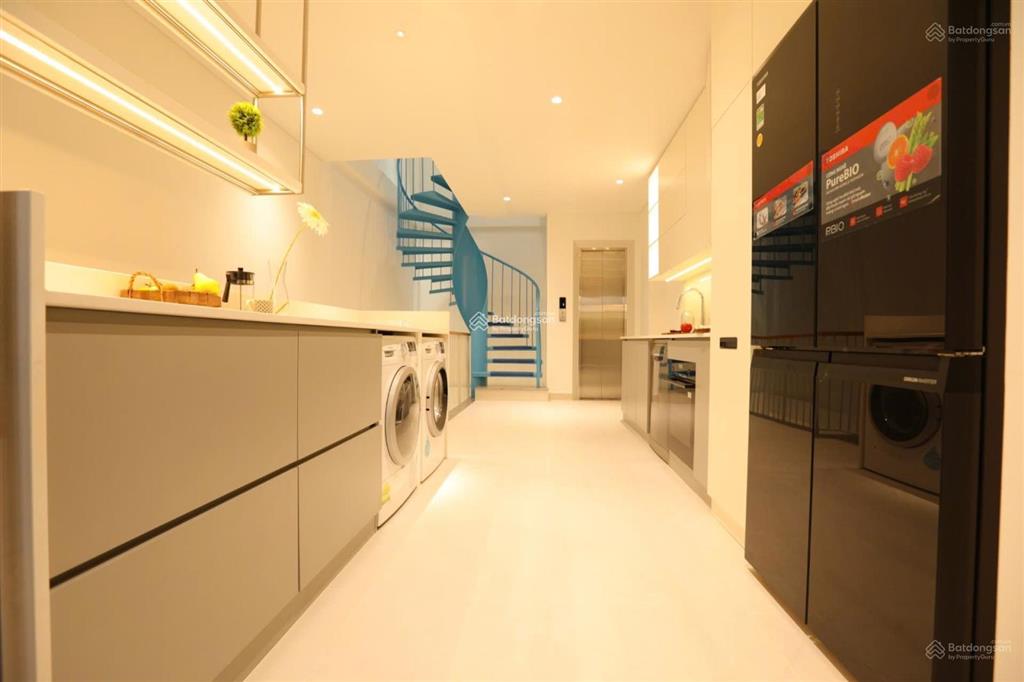 Nhà đẹp khu compound quận 8 full tiện nghi, 4pn, thang máy, xe hơi đậu trong nhà giá chỉ 6.8 tỷ