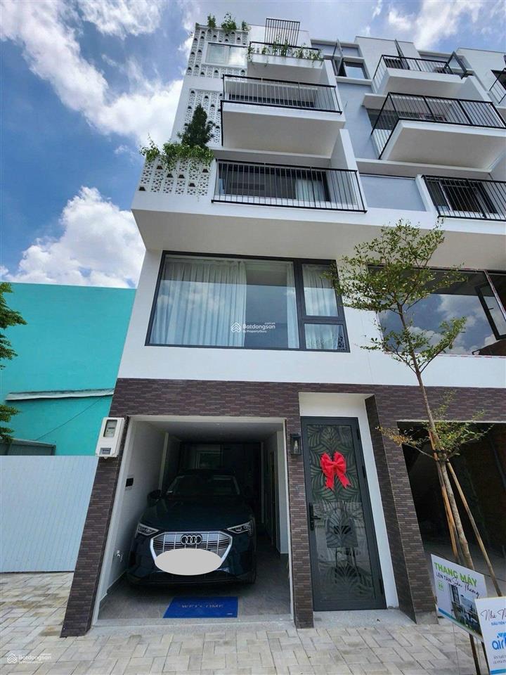 Nhà đẹp khu compound quận 8 full tiện nghi, 4pn, thang máy, xe hơi đậu trong nhà giá chỉ 6.8 tỷ