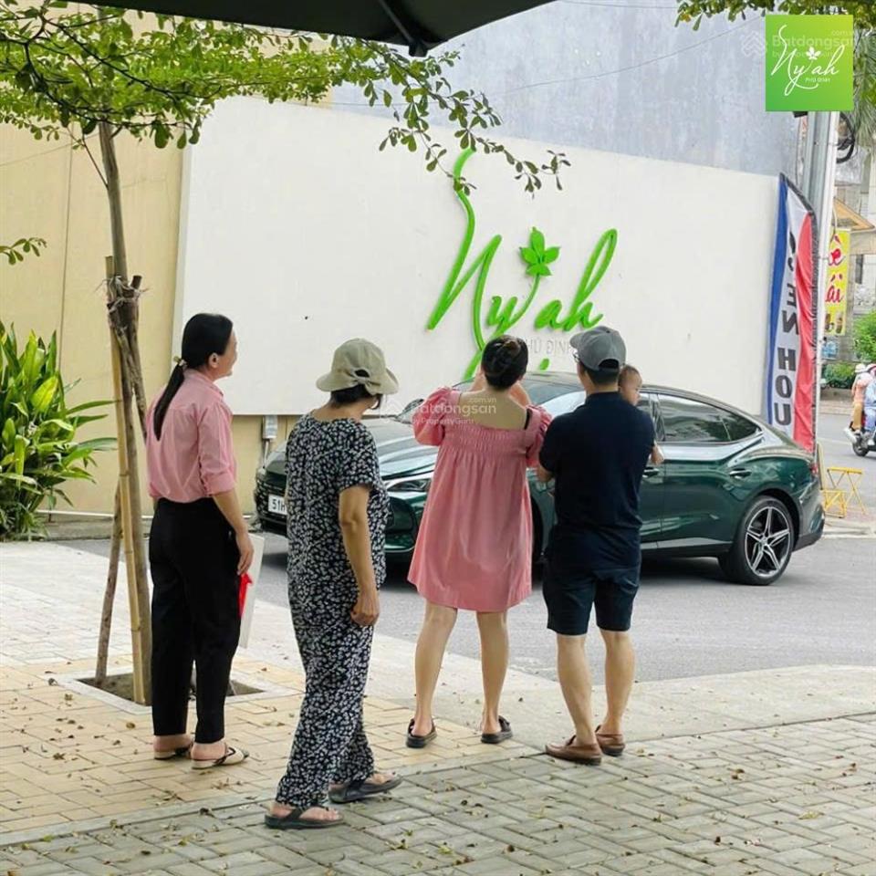 Nhà ngang 5m, 6 tầng, 217m2 sử dụng, thang máy riêng, ô tô trong nhà, cổng compound face id