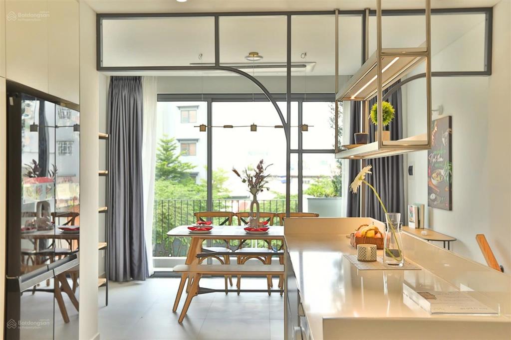 Nhà ngang 5m, 6 tầng, 217m2 sử dụng, thang máy riêng, ô tô trong nhà, cổng compound face id