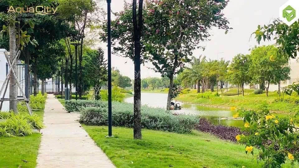 Bán biệt thự góc ngang 12m dài 20m giá 52tr/m2, đã nhận nhà, năm sau có sổ, bao giá toàn thị trường