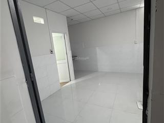 Cho thuê phòng trọ mới 100%, mặt tiền hẻm, có sân riêng