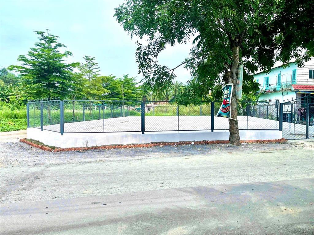 Chính chủ bán nền góc 2 mặt tiền 392.6m2 giá 11.050 tỷ còn thương lượng. ngay trường cấp 2 tân nhựt